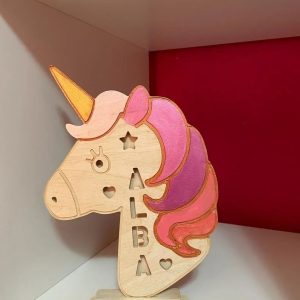 Lámpara con forma de unicornio pintada